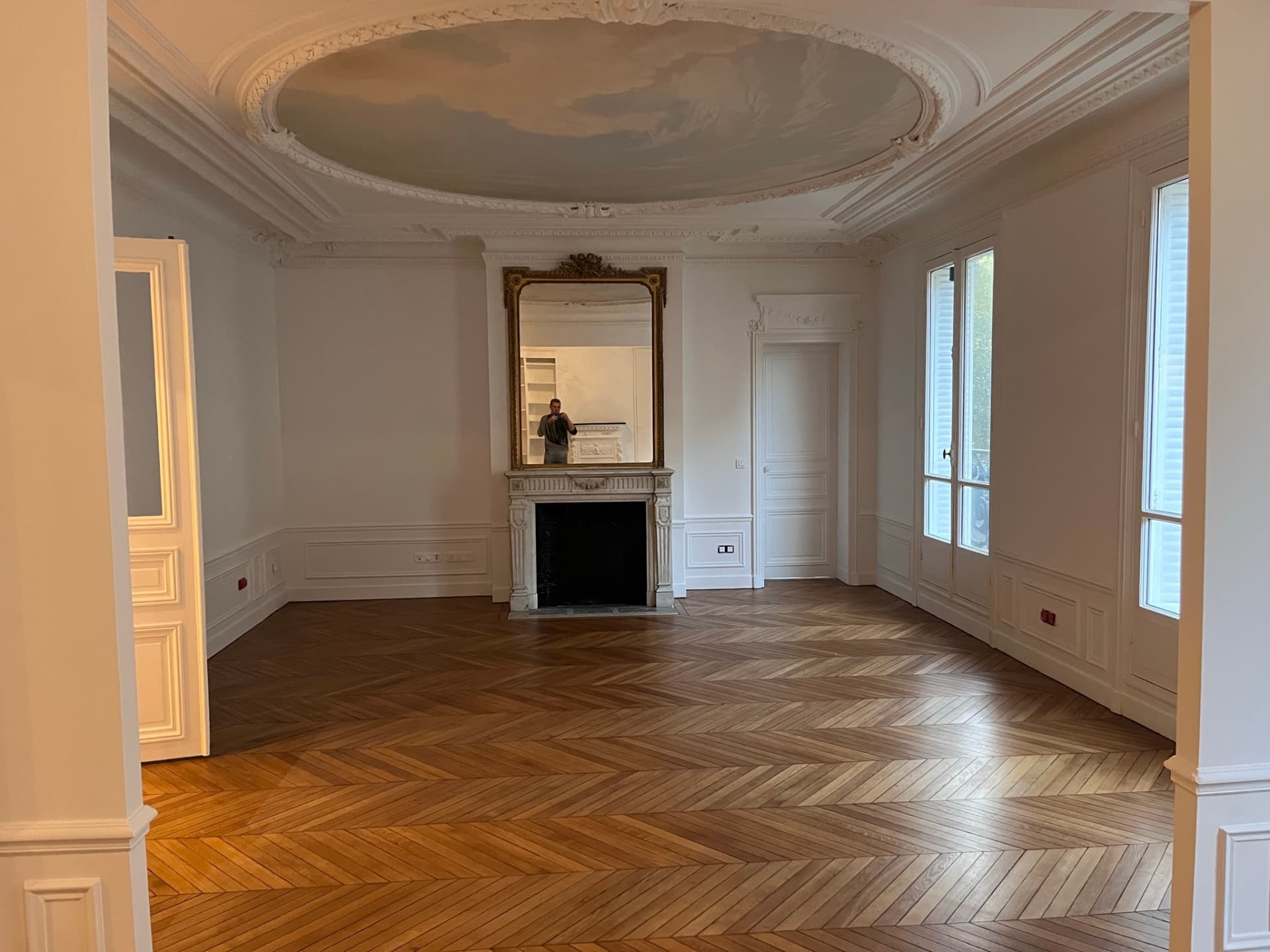 Parquet point de Hongrie haussmannien r&eacute;nov&eacute; par Standing Travaux Paris